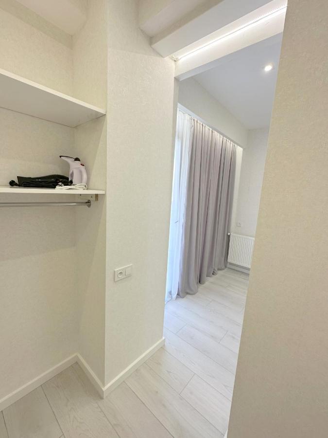 Gss - 5 Apartment Tbilisi Buitenkant foto