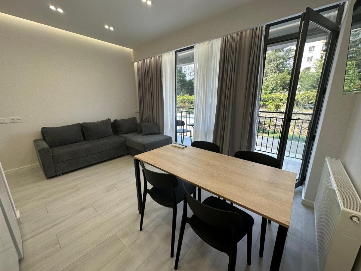 Gss - 5 Apartment Tbilisi Buitenkant foto