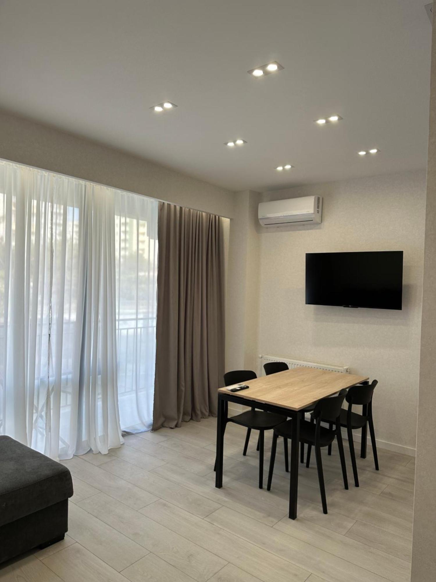Gss - 5 Apartment Tbilisi Buitenkant foto