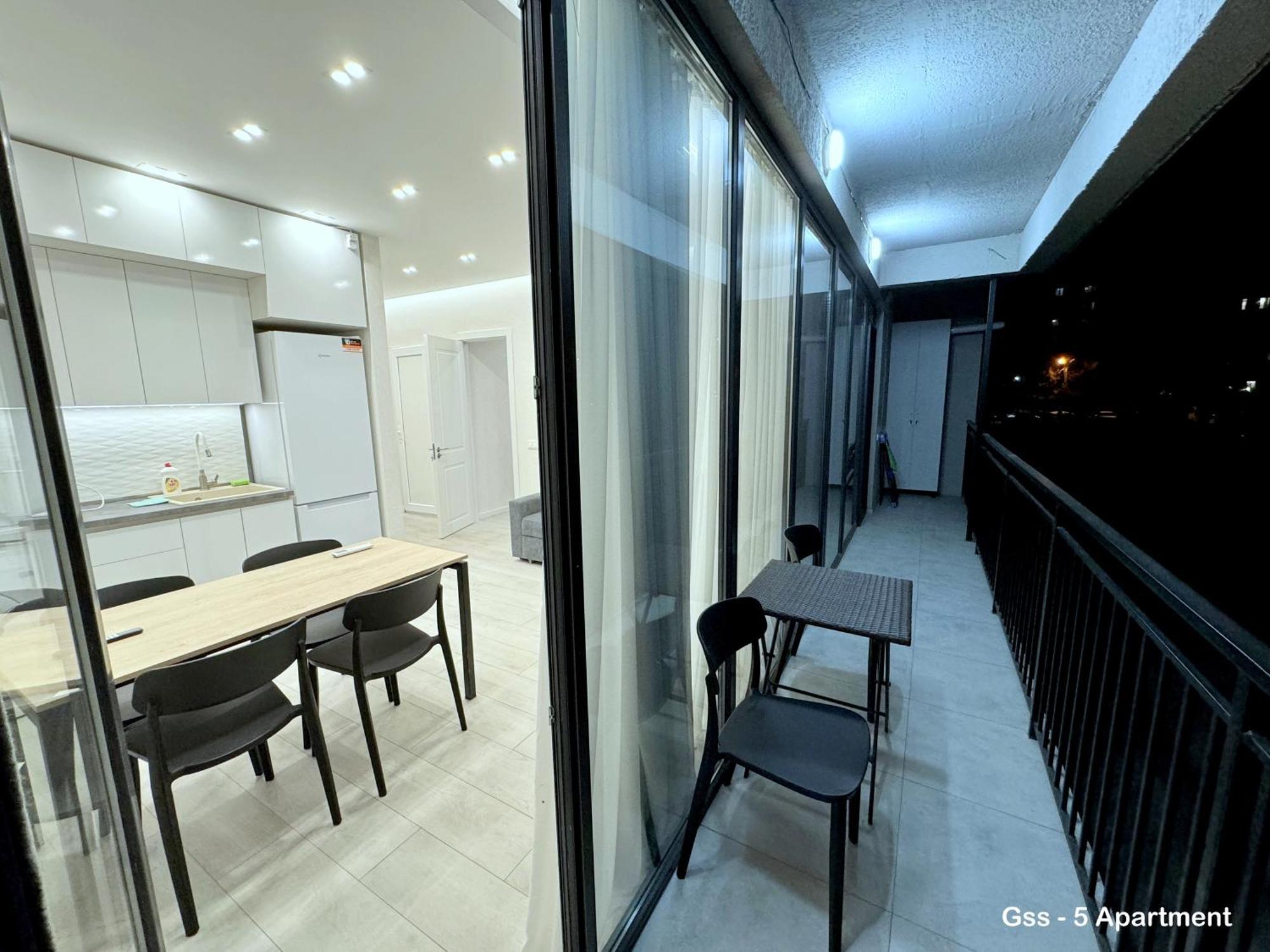 Gss - 5 Apartment Tbilisi Buitenkant foto